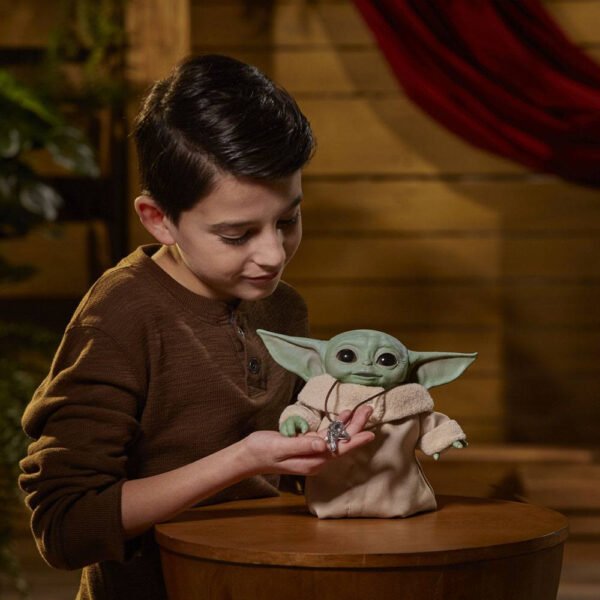 baby yoda the child animatronic mandalorian star wars