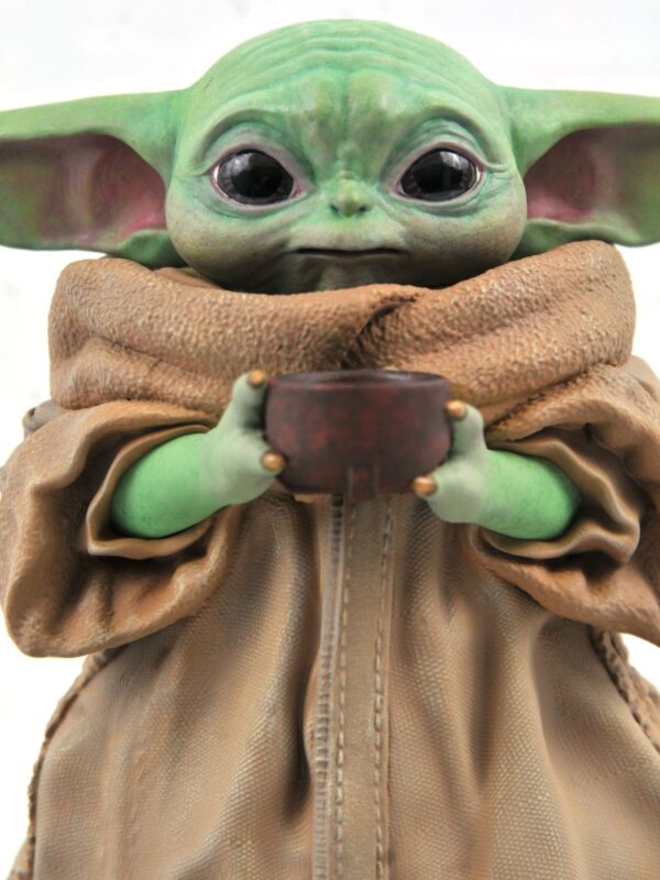 Estatua Baby Yoda Con Sopa Escala 1/2 Star Wars Gentle Giant