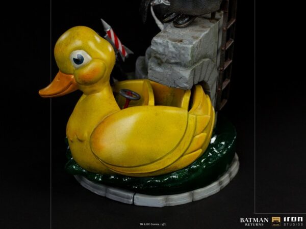 The Penguin Deluxe Pingüino Batman Returns Escala 1/10 Iron Studios