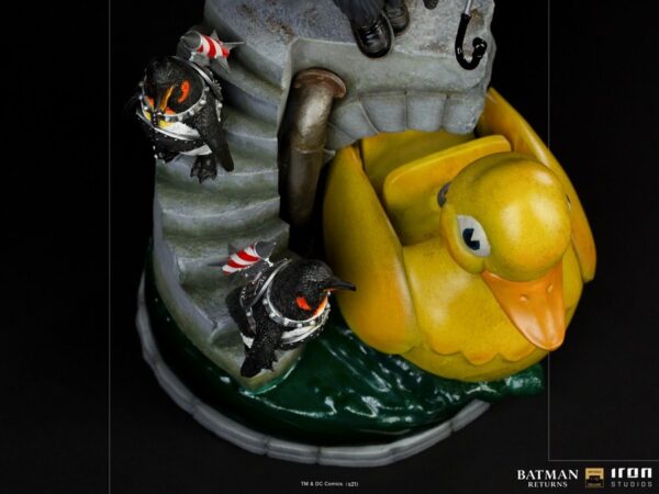 The Penguin Deluxe Pingüino Batman Returns Escala 1/10 Iron Studios