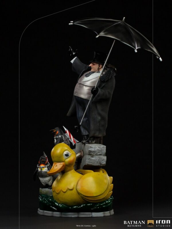The Penguin Deluxe Pingüino Batman Returns Escala 1/10 Iron Studios