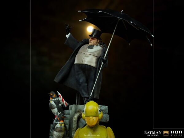 The Penguin Deluxe Pingüino Batman Returns Escala 1/10 Iron Studios