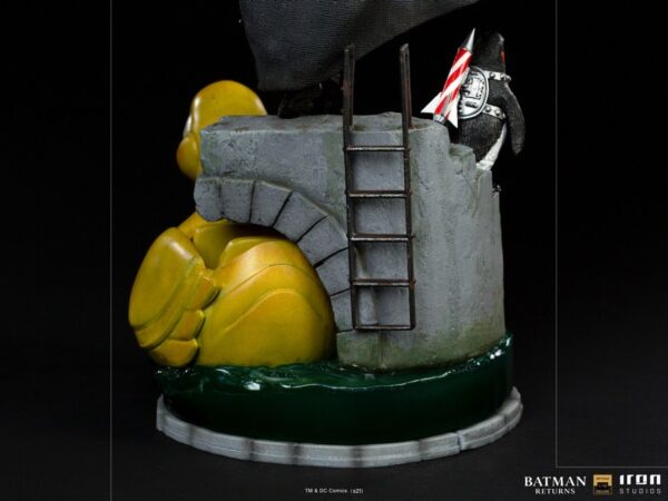 The Penguin Deluxe Pingüino Batman Returns Escala 1/10 Iron Studios