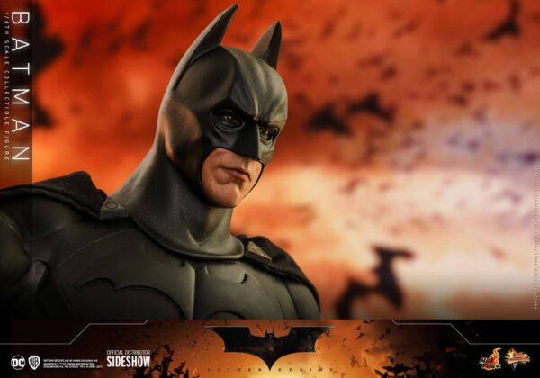 Figura Batman Begins Exclusive Hot Toys Escala 1/6