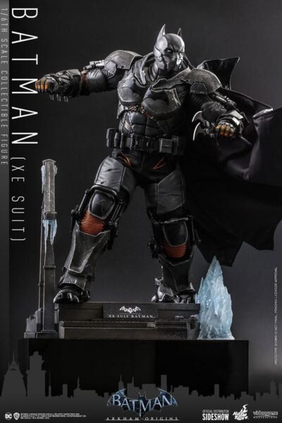 Figura Batman Arkham Origins XE Suit Hot Toys Escala 1:6