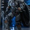 Figura Batman Arkham Origins XE Suit Hot Toys Escala 1:6