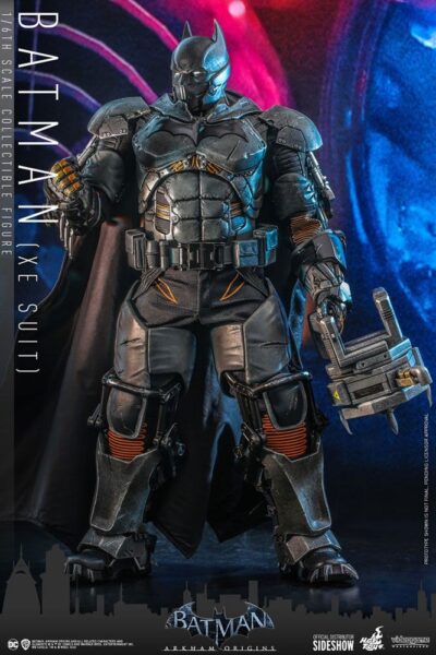 Figura Batman Arkham Origins XE Suit Hot Toys Escala 1:6
