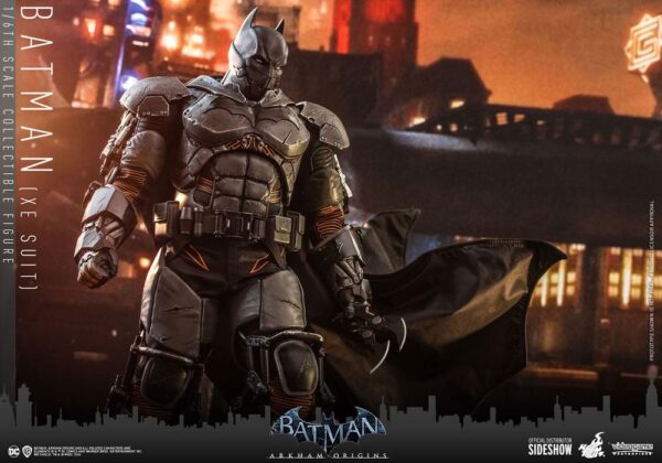 Figura Batman Arkham Origins XE Suit Hot Toys Escala 1:6