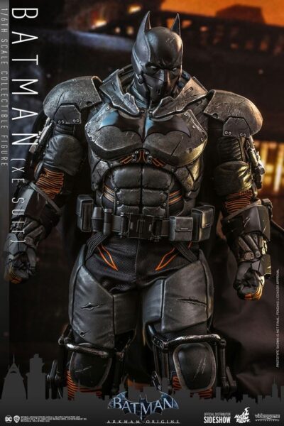 Figura Batman Arkham Origins XE Suit Hot Toys Escala 1:6