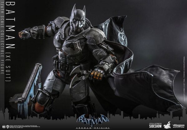 Figura Batman Arkham Origins XE Suit Hot Toys Escala 1:6