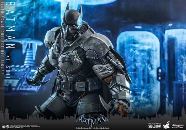Figura Batman Arkham Origins XE Suit Hot Toys Escala 1:6