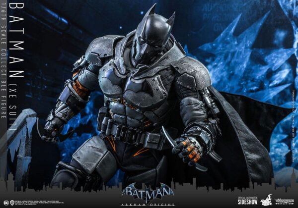 Figura Batman Arkham Origins XE Suit Hot Toys Escala 1:6