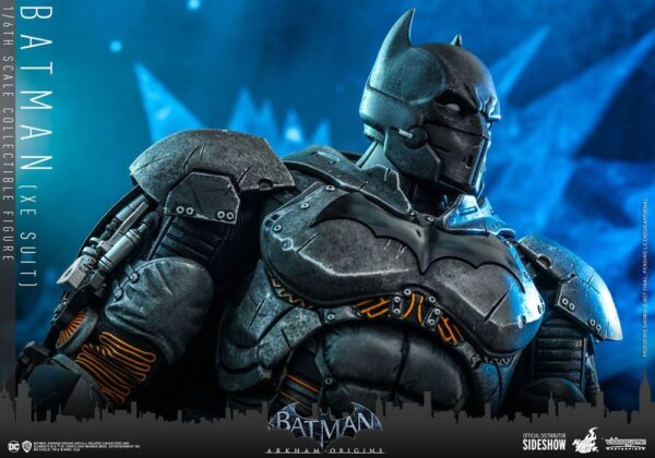 Figura Batman Arkham Origins XE Suit Hot Toys Escala 1:6
