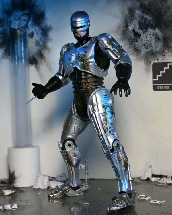 Figura Robocop Ultimate Battle Damaged Con Silla Neca