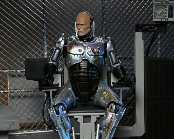 Figura Robocop Ultimate Battle Damaged Con Silla Neca