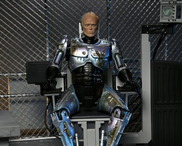 Figura Robocop Ultimate Battle Damaged Con Silla Neca
