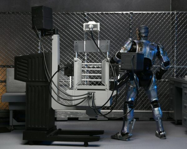 Figura Robocop Ultimate Battle Damaged Con Silla Neca