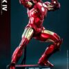 Figura Iron Man 2 Mark IV Escala 1/4 con Suit Up Gantry Hot Toys