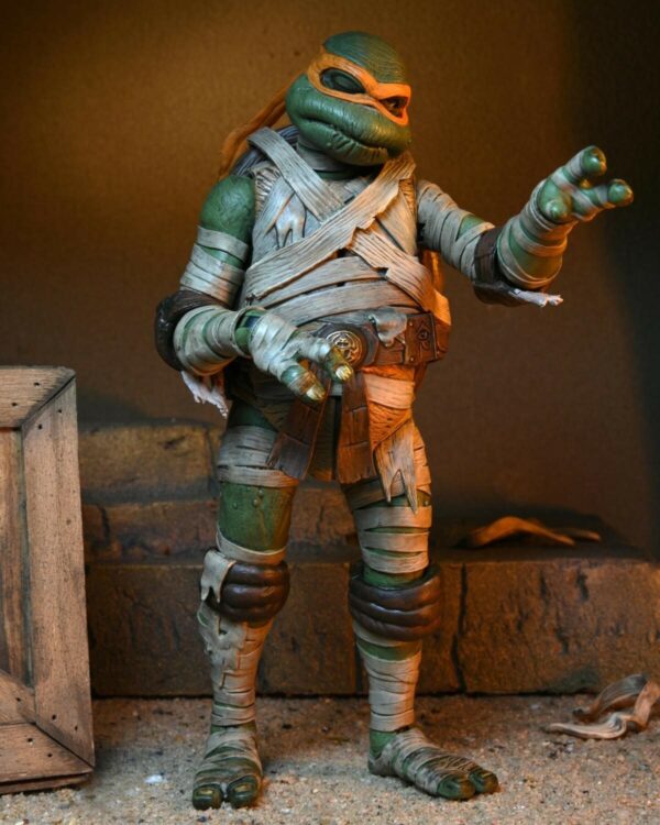 Figura Ultimate Michelangelo La Momia Universal Monsters X TMNT Neca