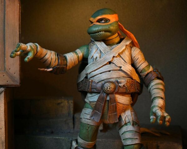 Figura Ultimate Michelangelo La Momia Universal Monsters X TMNT Neca