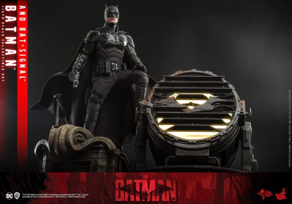 Figura The Batman y Batseñal Hot Toys Escala 1:6