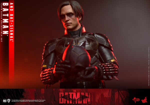 Figura The Batman y Batseñal Hot Toys Escala 1:6