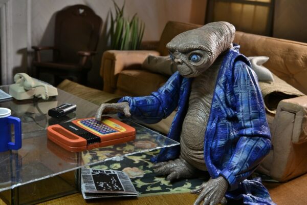 Figura ET El Extraterrestre Ultimate Telepathic 40 Aniversario Neca