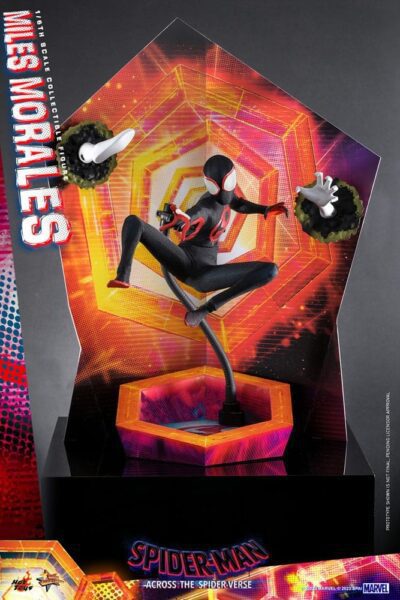 Figura Miles Morales Spider-Man: Cruzando el Multiverso Escala 1/6 Hot Toys