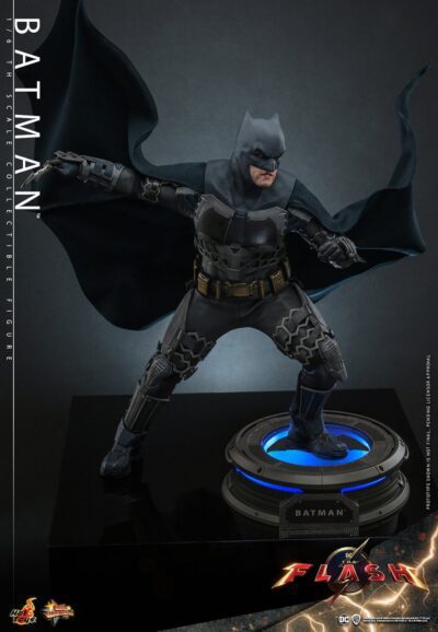 Figura Batman The Flash Hot Toys Escala 1:6