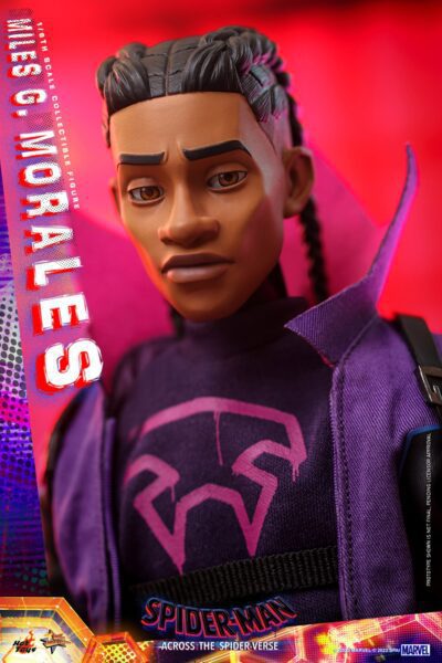 Figura Miles G. Morales Spider-Man: Cruzando el Multiverso Escala 1/6 Hot Toys