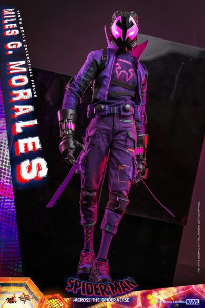 Figura Miles G. Morales Spider-Man: Cruzando el Multiverso Escala 1/6 Hot Toys