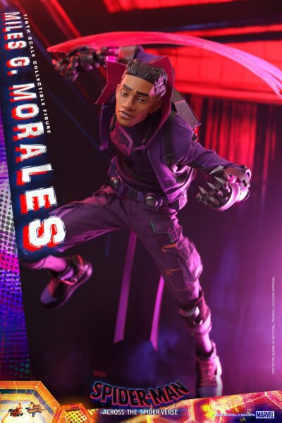 Figura Miles G. Morales Spider-Man: Cruzando el Multiverso Escala 1/6 Hot Toys