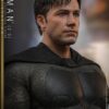 Figura Batman 2.0 Deluxe Version Batman V Superman Dawn of Justice Hot Toys Escala 1:6