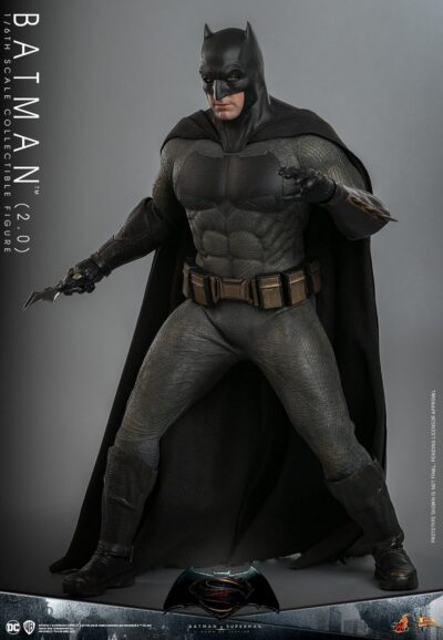 Figura Batman 2.0 Batman V Superman Dawn of Justice Hot Toys Escala 1:6