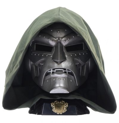 RÉPLICA DEL CASCO DEL DOCTOR DOOM MARVEL LEGENDS SERIES LOS 4 FANTÁSTICOS HASBROb