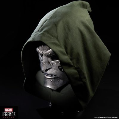 RÉPLICA DEL CASCO DEL DOCTOR DOOM MARVEL LEGENDS SERIES LOS 4 FANTÁSTICOS HASBROb