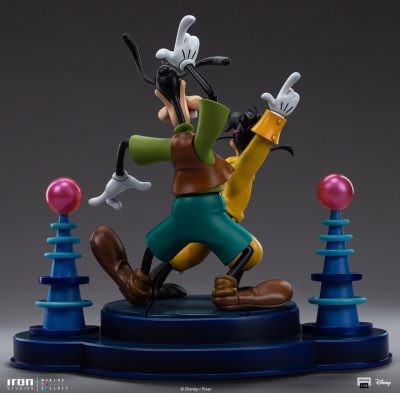 Statue Goofy and Max A Goofy Movie Iron Studios