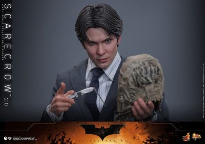 figura scarecrow hot toys batman begins