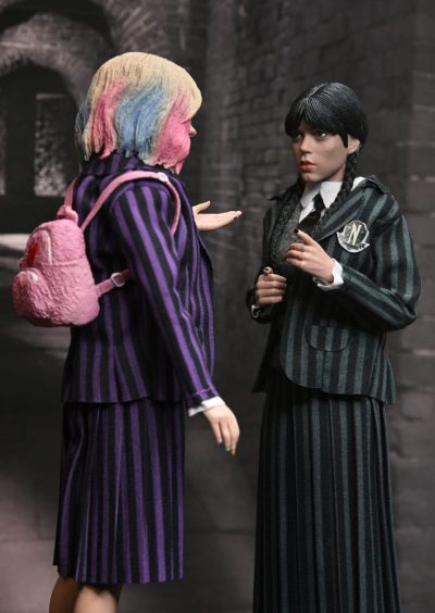  Miércoles Addams y Enid (Nevermore Uniform) Neca