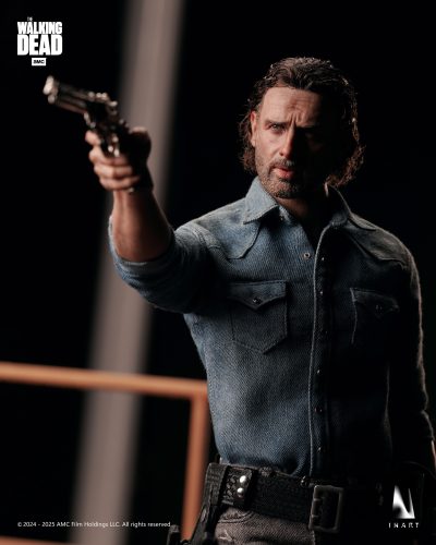 Rick Grimes Walking Inart apuntando con pistola