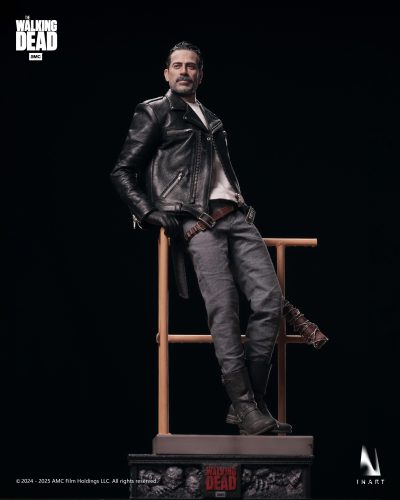 figura negan smith inart the walking dead apoyado