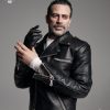 figura negan smith inart the walking dead con guante
