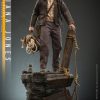 indiana jones deluxe hot toys de pie
