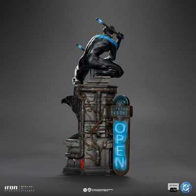 Nightwing Escala 1/10 Iron Studios