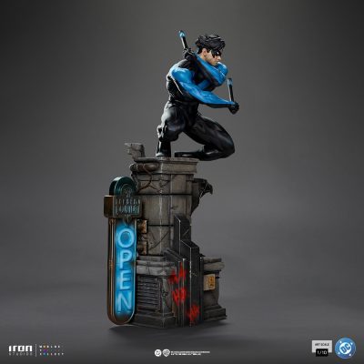 Nightwing Escala 1/10 Iron Studios