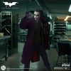 joker mezco the dark knight con bomba