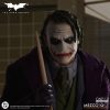 joker mezco the dark knight con cuchillo