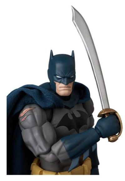 DC Comics MAFEX Action Figure Batman Damage Ver. (Batman: Hush Ver.) 16 cm