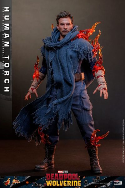 antorcha humana deadpool lobezno hot toys de pie