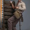 figura indiana jones deluxe hot toys escalando